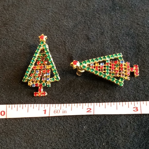 Vintage New Christmas Tree Trembler Earrings - Picture 3 of 4